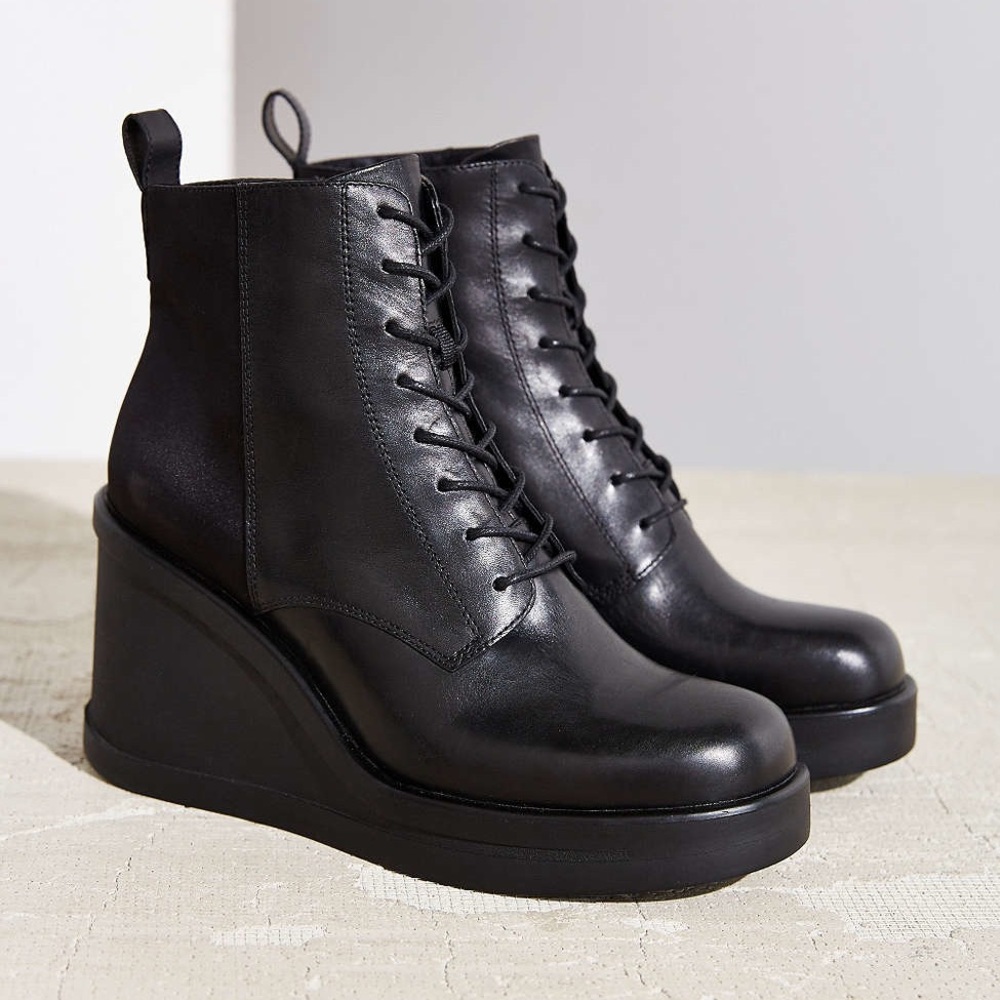 Vagabond Lorene Lace-up Wedge Boots